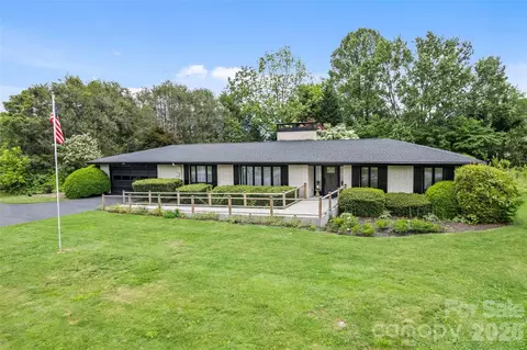 225 Valley View Ter, Waynesville, NC 28786