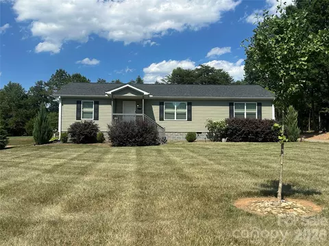 330 W Memorial Hwy, Harmony, NC 28634