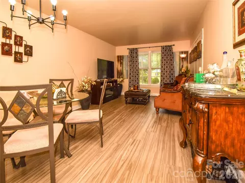 2890 Carriage Dr, Winston Salem, NC 27106
