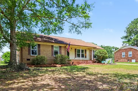 2570 Watson Dr, Lancaster, SC 29720 photo 2