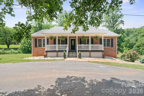 1133 Finger Bridge Rd, Hickory, NC 28602