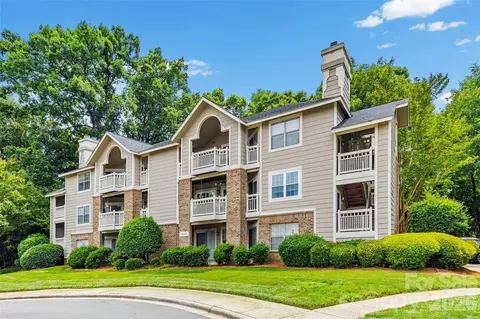 5013 Sharon L Rd #L, Charlotte, NC 28210