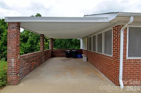 Exterior - 309 Morehead Rd, Marion, NC 28752 photo 3 of 5