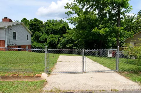 Exterior - 309 Morehead Rd, Marion, NC 28752 photo 1 of 5
