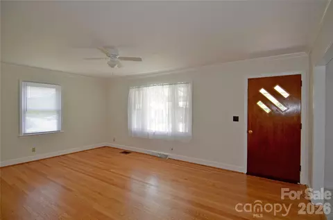 Living - 309 Morehead Rd, Marion, NC 28752 photo 2 of 3