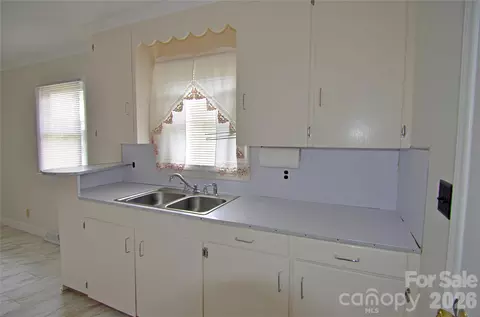 Kitchen - 309 Morehead Rd, Marion, NC 28752 photo 1 of 2