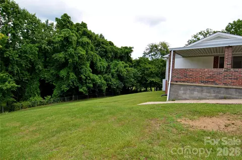Exterior - 309 Morehead Rd, Marion, NC 28752 photo 4 of 5