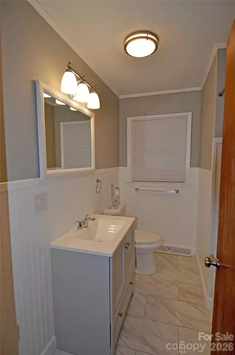 Bath - 309 Morehead Rd, Marion, NC 28752 photo 1 of 2