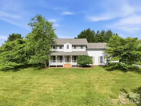 1091 Windswept Ridge Rd, Marshall, NC 28753