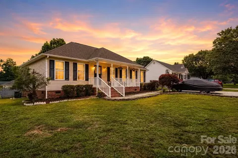1668 Quail Rush Dr, Rock Hill, SC 29730