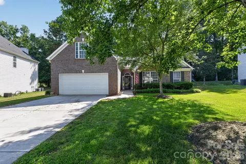 1306 Cool Mist Ct, Fort Mill, SC 29707