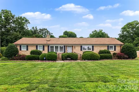 114 Carderock Ct, Charlotte, NC 28214