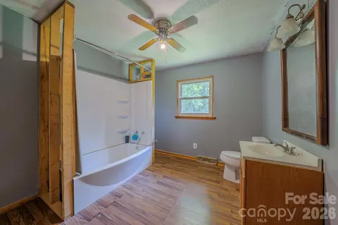 Bath - 886 Pearidge Rd, Bostic, NC 28018 photo 2 of 2