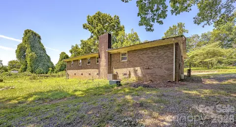 Exterior - 886 Pearidge Rd, Bostic, NC 28018 photo 6 of 7