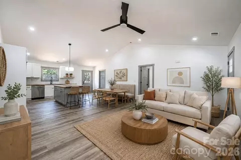 Living - 2033 Bailey Dr, Hickory, NC 28601 photo 2 of 3