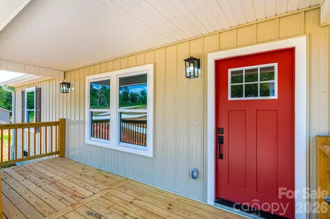 Exterior - 2033 Bailey Dr, Hickory, NC 28601 photo 1 of 3