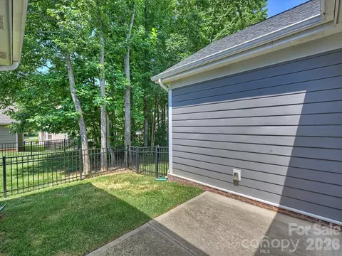 Exterior - 5123 Soaring Eagle Ln, Mint Hill, NC 28227 photo 4 of 6