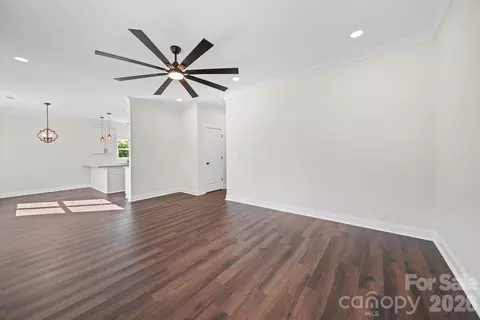 Living - 993 13th St, Lancaster, SC 29720 photo 1 of 2