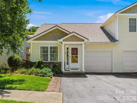 107 London Ct, Brevard, NC 28712