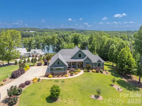398 Mapleton Ln, Columbus, NC 28722 photo 3