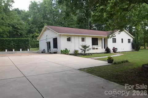 8202 Lawyers Rd, Mint Hill, NC 28227