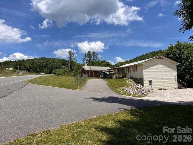 422 Us Highway 19e Hwy, Spruce Pine, NC 28777