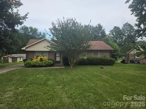 8402 Hemby Wood Dr, Indian Trail, NC 28079