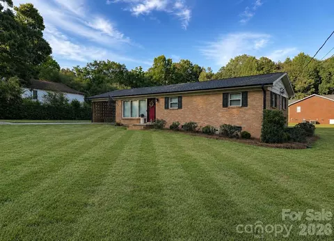 4608 Rainbow Dr, Kannapolis, NC 28081