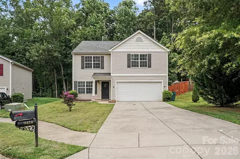 9424 Quilting Bee Ln, Charlotte, NC 28216