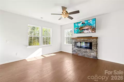 Living - 1072 Willow Bend Dr, Fort Mill, SC 29708 photo 3 of 5