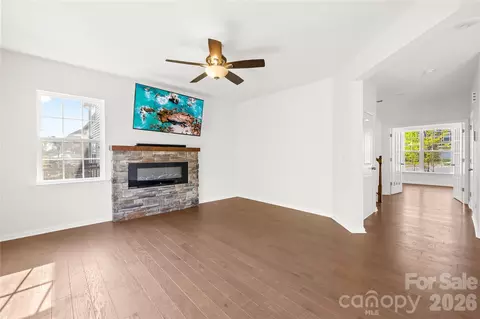 Living - 1072 Willow Bend Dr, Fort Mill, SC 29708 photo 1 of 5