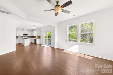 Living - 1072 Willow Bend Dr, Fort Mill, SC 29708 photo 5 of 5