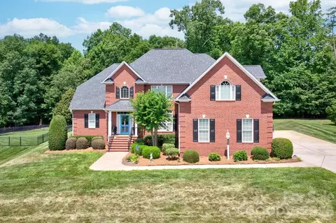 5633 Old Town Ln, Gastonia, NC 28056