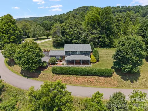 195 Oak Ln, Mars Hill, NC 28754