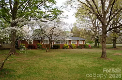 4646 Rainbow Dr, Kannapolis, NC 28081