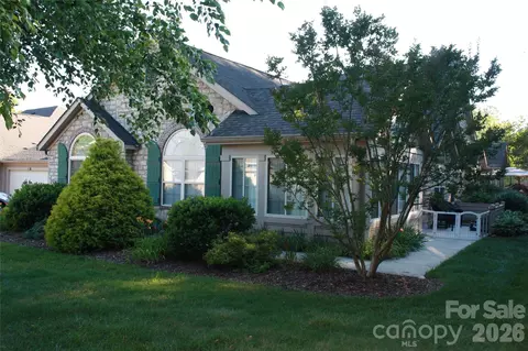 52 Mountain Meadow Cir, Weaverville, NC 28787