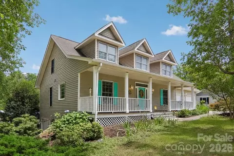104 Meadow Lake Rd, Asheville, NC 28803