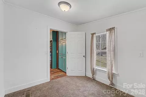 Bedroom - 1668 Buff Creek Rd, Sylva, NC 28779 photo 2 of 9