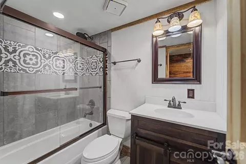 Bath - 1668 Buff Creek Rd, Sylva, NC 28779 photo 2 of 2