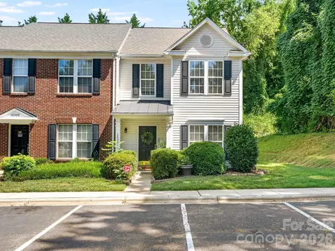 12327 Jessica Pl, Charlotte, NC 28269