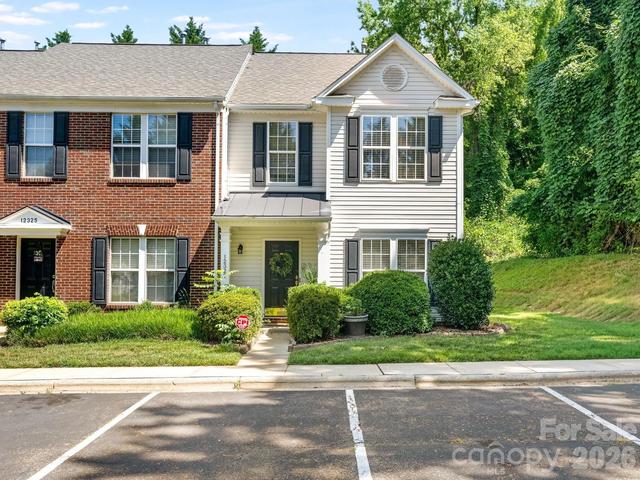 12327 Jessica Pl, Charlotte, NC 28269