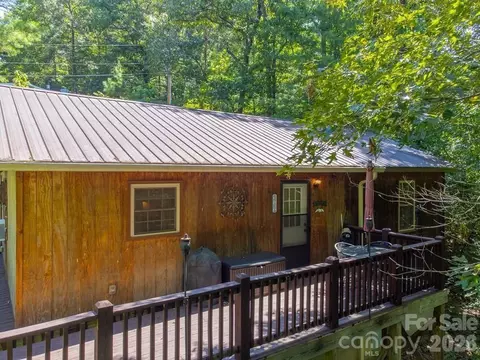 116 Keepsake Ln, Whittier, NC 28789
