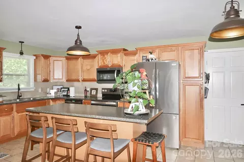4220 Mae-len Dr, Winston Salem, NC 27107