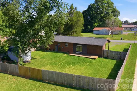 2405 2nd St, Statesville, NC 28677