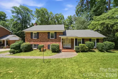 2815 Burnt Mill Rd, Charlotte, NC 28210