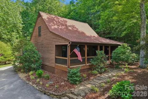 1952 Davis Mountain Rd, Hendersonville, NC 28739