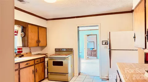 Entry Way - 72 Circle Dr, Marion, NC 28752 photo 1 of 2
