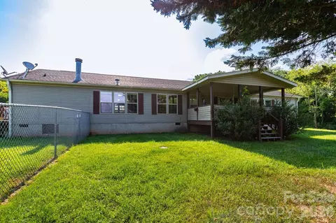 71 Teachers Ln, Canton, NC 28716
