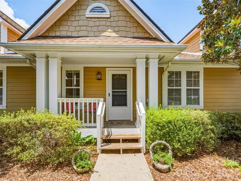 102 Rough Point Ct, Asheville, NC 28806