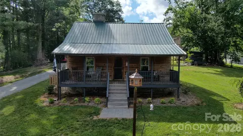 38 Lloyd Barnwell Rd, Hendersonville, NC 28792